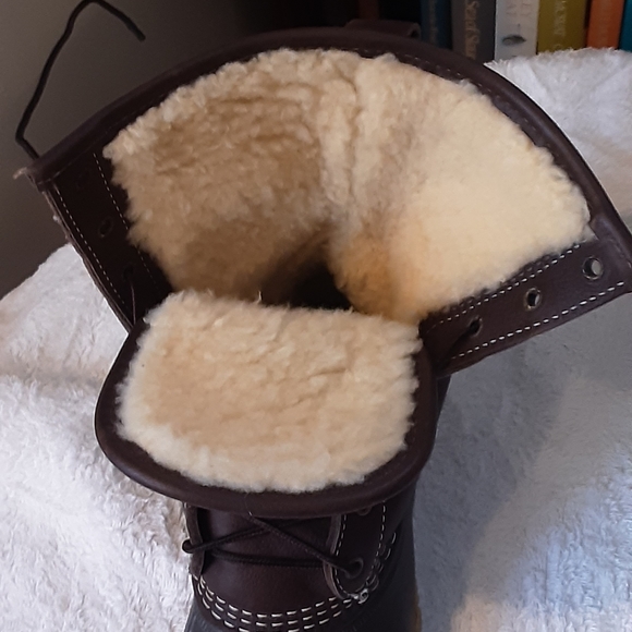 L.L. Bean womens size 7 lined duck boots - Picture 9 of 12